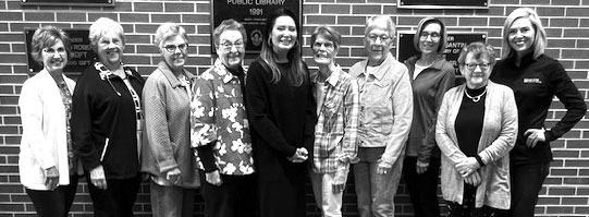 Lone Tree Readers L to R: Dawn Hake, Gloria Weller, Sharon Brandes, Nancy Johnson, Author Tosca Lee, Ruth Ferris, Kay Owens, Risa Carlson, Berdie Krance, Kirsten Fasbender, not pictured—Kay Hookstra, Doris Gacke