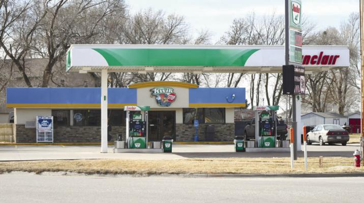 THE KWIK STOP location in Central City was the group’s fourteenth store, with Dan O’Neill helping his partner PauL Trumble, acquire the store in 2001. five years before Dan and his wife Judy purchased the convenience stores. Photo by Michael Rother
