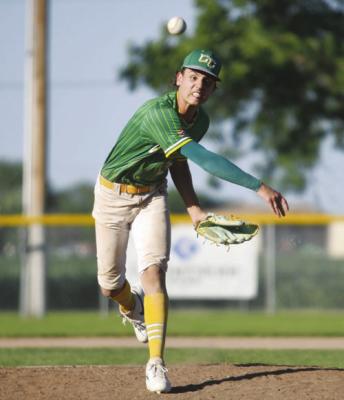 CARLSON WALKS IT OFF FOR JUNIORS