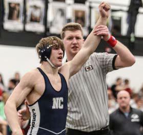 Zach Huenefeld leads Eagles at districts