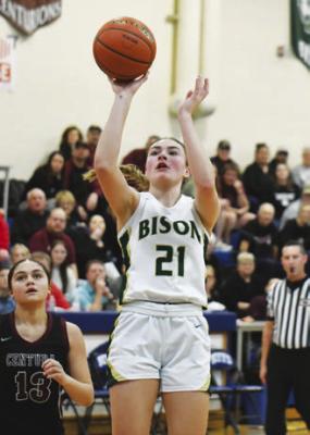 SYDNI HOMOLKA shoots and scores on a jump shot in Central City’s 33-32 win over Centura last Saturday in Gibbon.