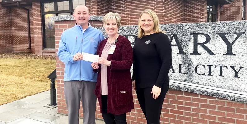 We may have wrapped up the season of giving, but it is always the right time to give back to great organizations like the Central City Public Library. That is just what Citizen’s Bank and Trust did as they made a donation of $500 to the Library as they do each year. Citizen’s Bank and Trust was represented by Jared Wetovick (left) and Stephanie Stuhmer (right) as they presented Sara Lee (middle) with the $500 check.