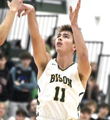 Bison basketball sweeps Schuyler